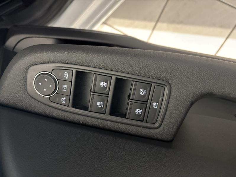 Photo 7 de l’annonce de RENAULT Clio d’occasion à vendre à CHENNEVIÈRES-SUR-MARNE