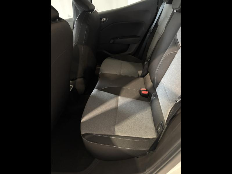Photo 8 de l’annonce de RENAULT Clio d’occasion à vendre à CHENNEVIÈRES-SUR-MARNE