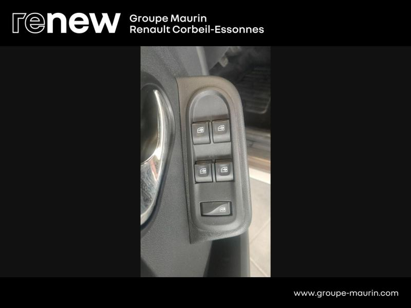 Photo 15 de l’annonce de DACIA Duster d’occasion à vendre à CORBEIL-ESSONNES