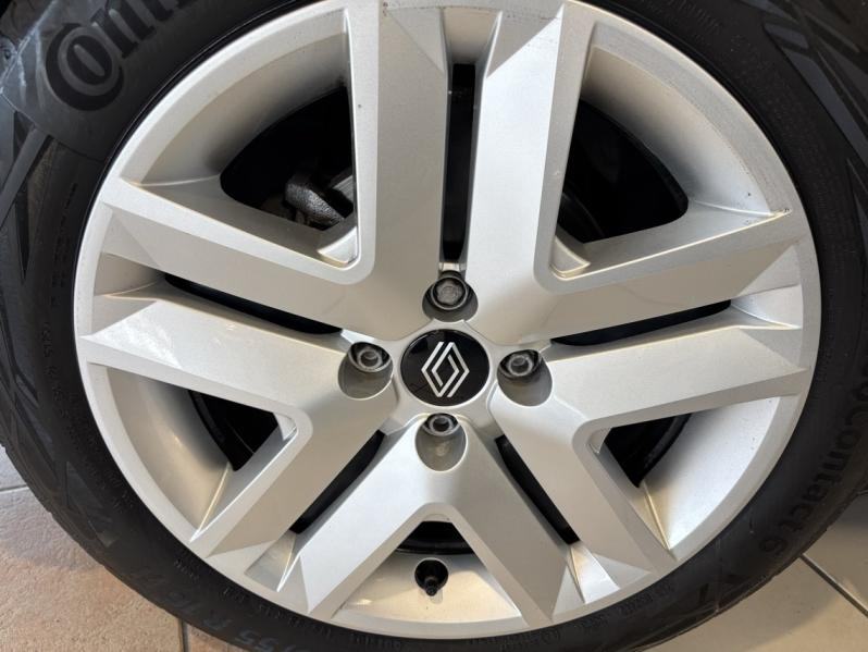 Photo 12 de l’annonce de RENAULT Clio d’occasion à vendre à CHENNEVIÈRES-SUR-MARNE