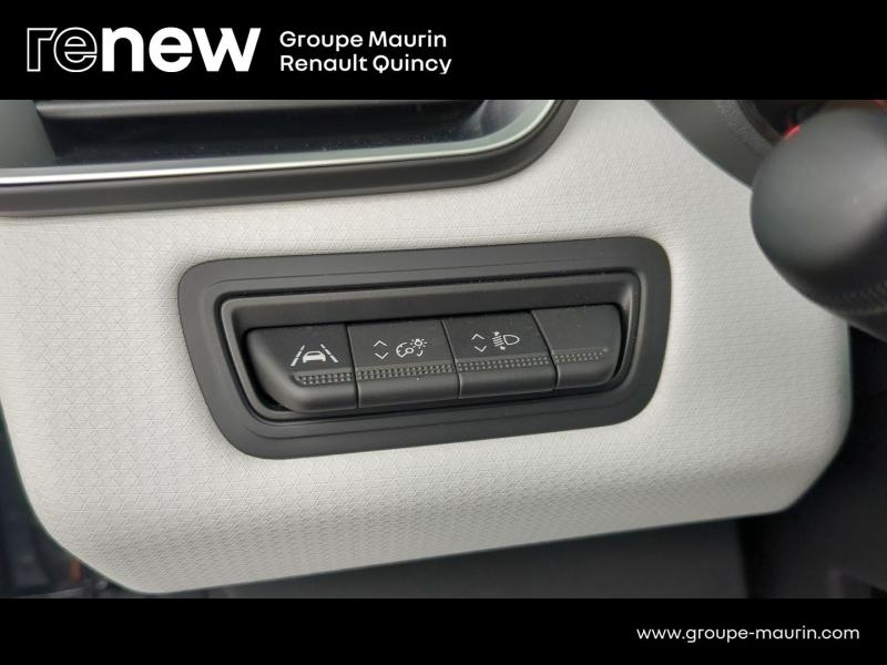 Photo 14 de l’annonce de RENAULT Clio d’occasion à vendre à QUINCY-SOUS-SÉNART