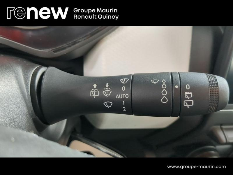 Photo 16 de l’annonce de RENAULT Clio d’occasion à vendre à QUINCY-SOUS-SÉNART