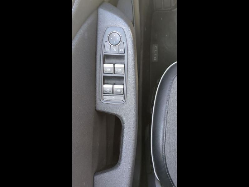 Photo 11 de l’annonce de RENAULT Clio d’occasion à vendre à BOLLÈNE