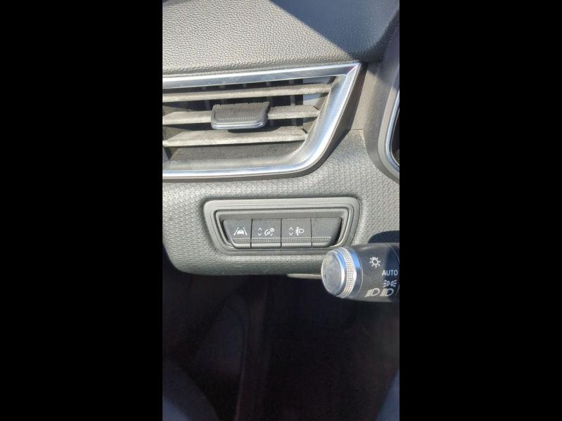 Photo 12 de l’annonce de RENAULT Clio d’occasion à vendre à BOLLÈNE