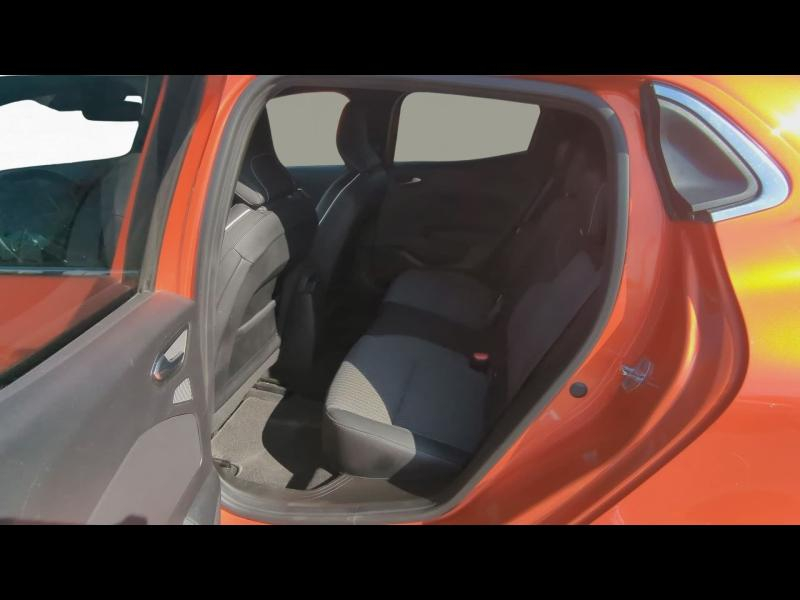 Photo 17 de l’annonce de RENAULT Clio d’occasion à vendre à BOLLÈNE