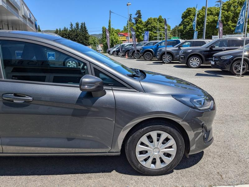 Photo 4 de l’annonce de FORD Fiesta d’occasion à vendre à DRAGUIGNAN