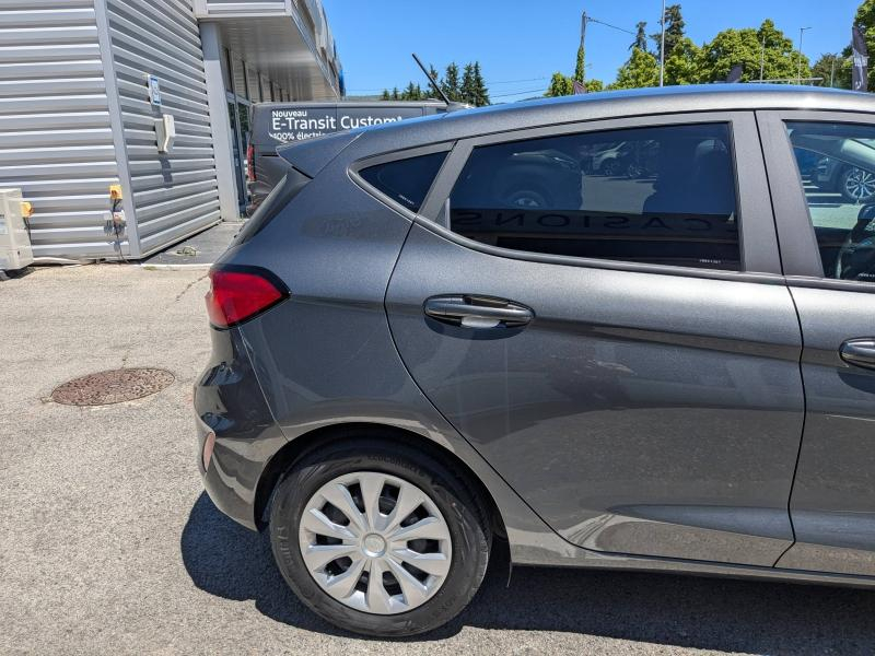Photo 5 de l’annonce de FORD Fiesta d’occasion à vendre à DRAGUIGNAN