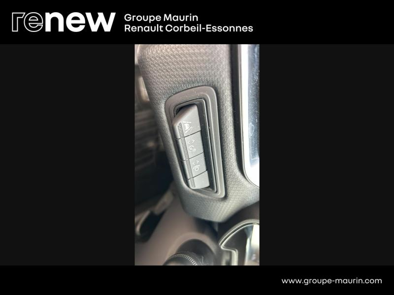 Photo 14 de l’annonce de RENAULT Clio d’occasion à vendre à CORBEIL-ESSONNES