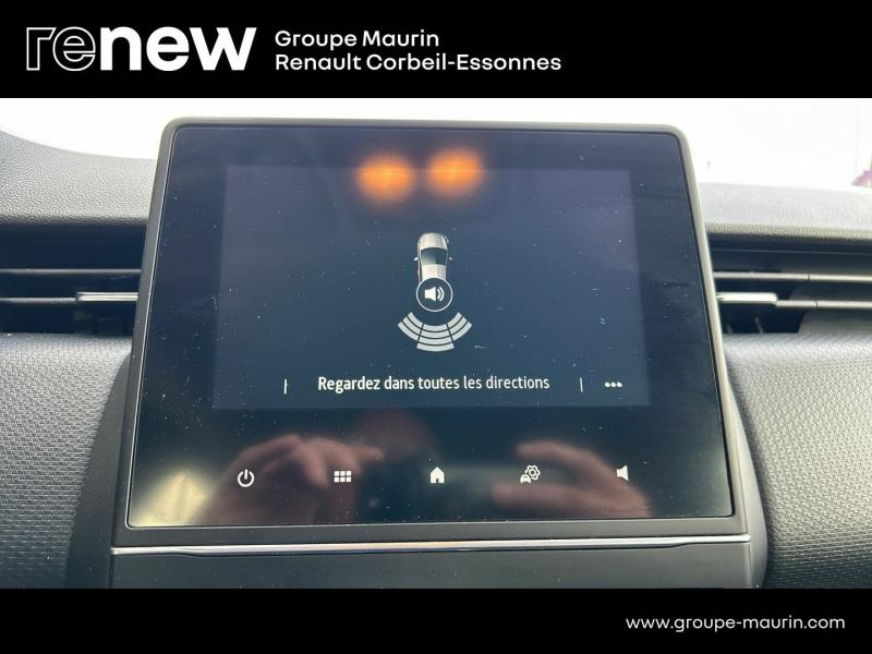 Photo 16 de l’annonce de RENAULT Clio d’occasion à vendre à CORBEIL-ESSONNES