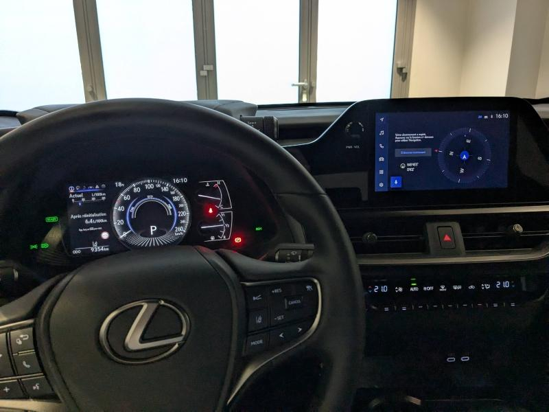 Photo 4 de l’annonce de LEXUS UX d’occasion à vendre à AUBIÈRE