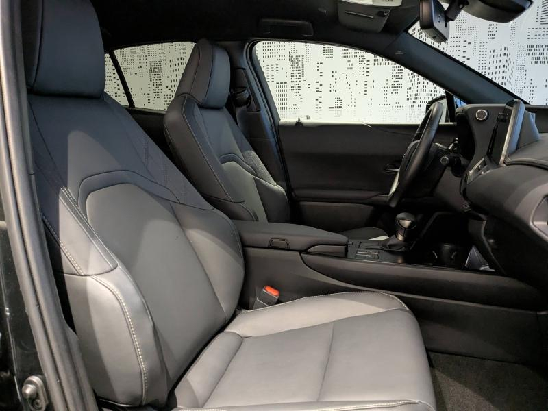 Photo 11 de l’annonce de LEXUS UX d’occasion à vendre à AUBIÈRE