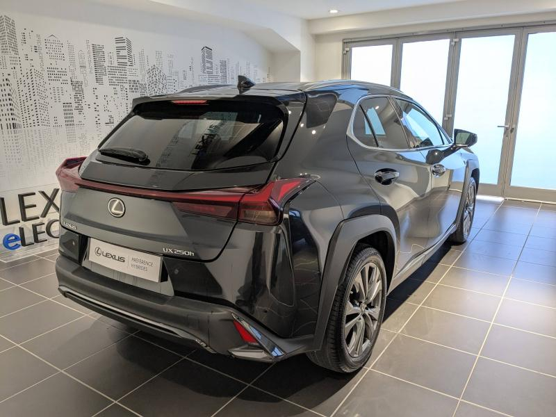 Photo 17 de l’annonce de LEXUS UX d’occasion à vendre à AUBIÈRE