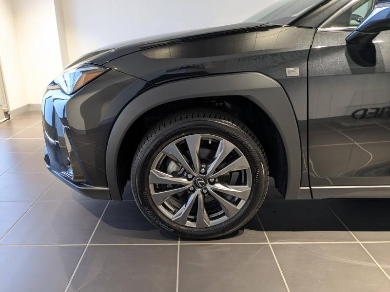 Photo 19 de l’annonce de LEXUS UX d’occasion à vendre à AUBIÈRE