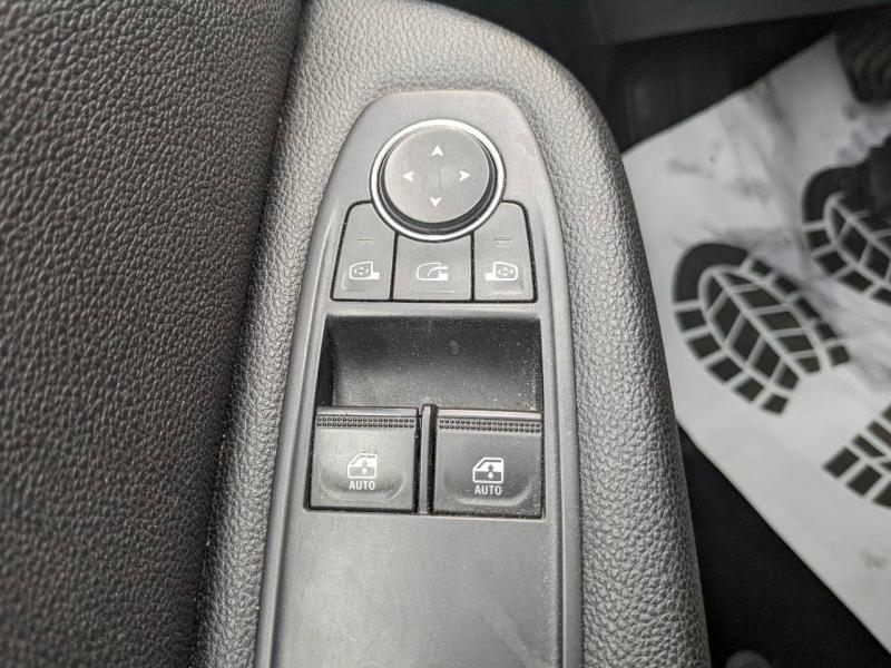 Photo 8 de l’annonce de RENAULT Clio d’occasion à vendre à MARSEILLE