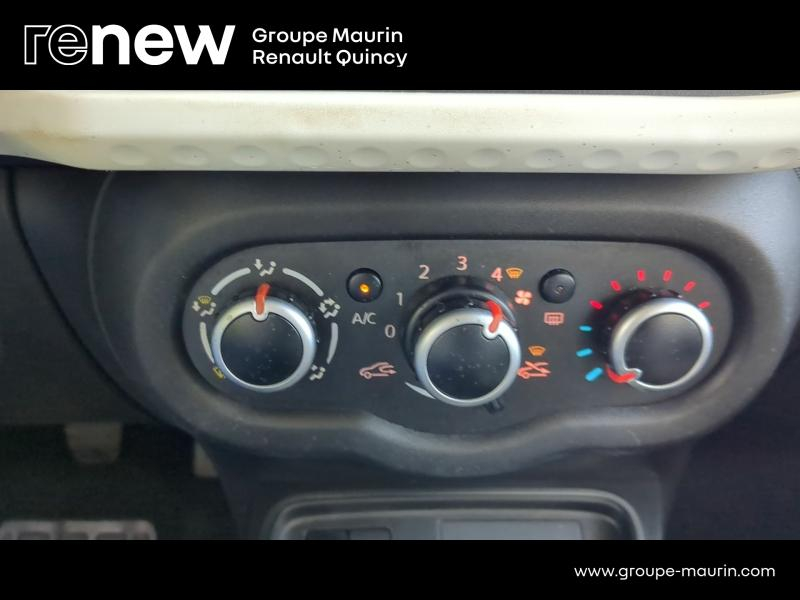 Photo 13 de l’annonce de RENAULT Twingo d’occasion à vendre à QUINCY-SOUS-SÉNART