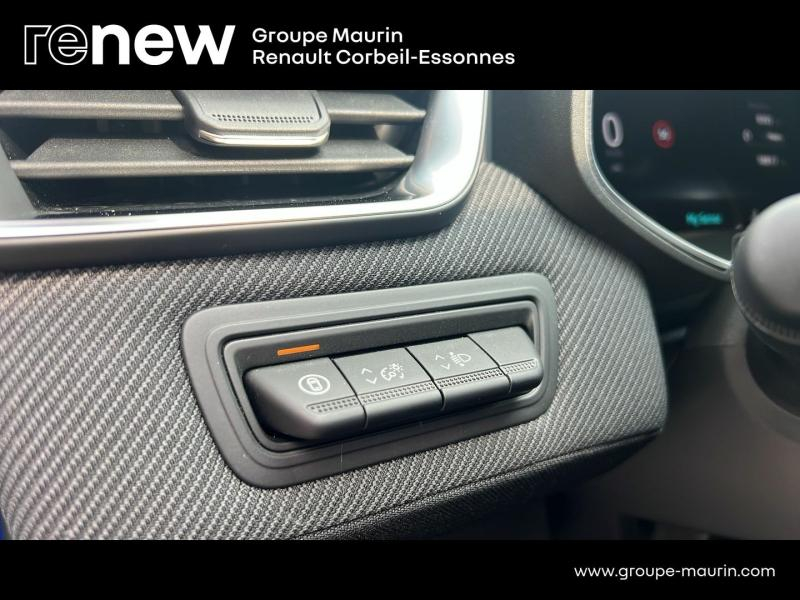 Photo 17 de l’annonce de RENAULT Clio d’occasion à vendre à CORBEIL-ESSONNES