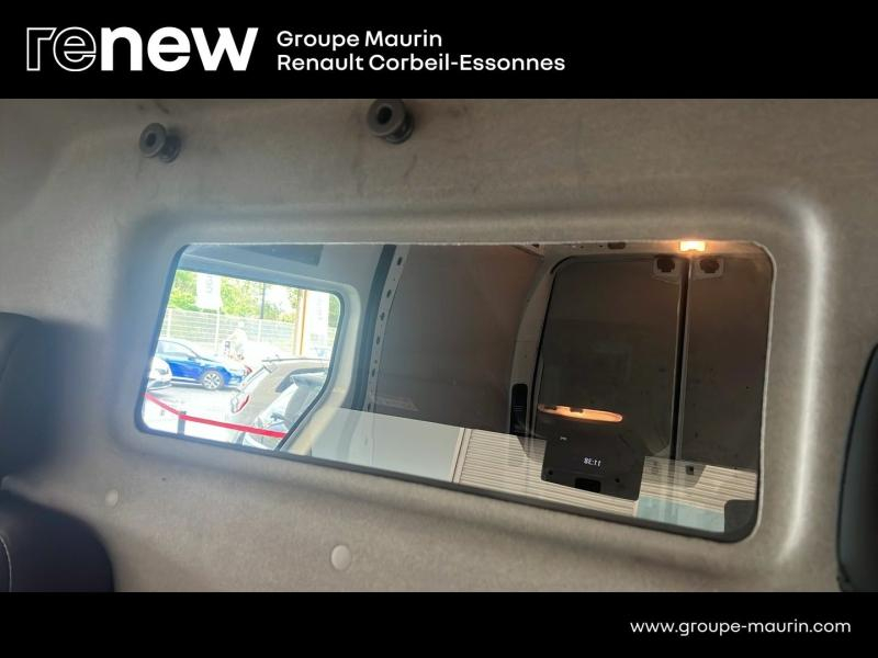 Photo 16 de l’annonce de RENAULT Master Fg VUL d’occasion à vendre à CORBEIL-ESSONNES