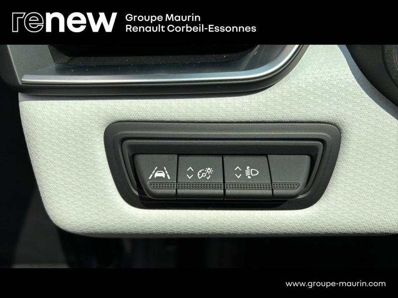 Photo 19 de l’annonce de RENAULT Clio d’occasion à vendre à CORBEIL-ESSONNES