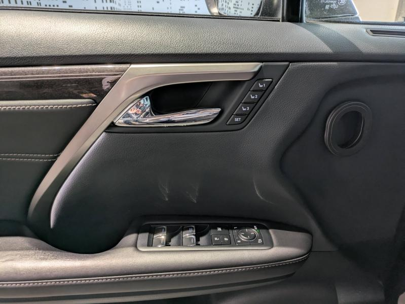 Photo 16 de l’annonce de LEXUS RX d’occasion à vendre à AUBIÈRE