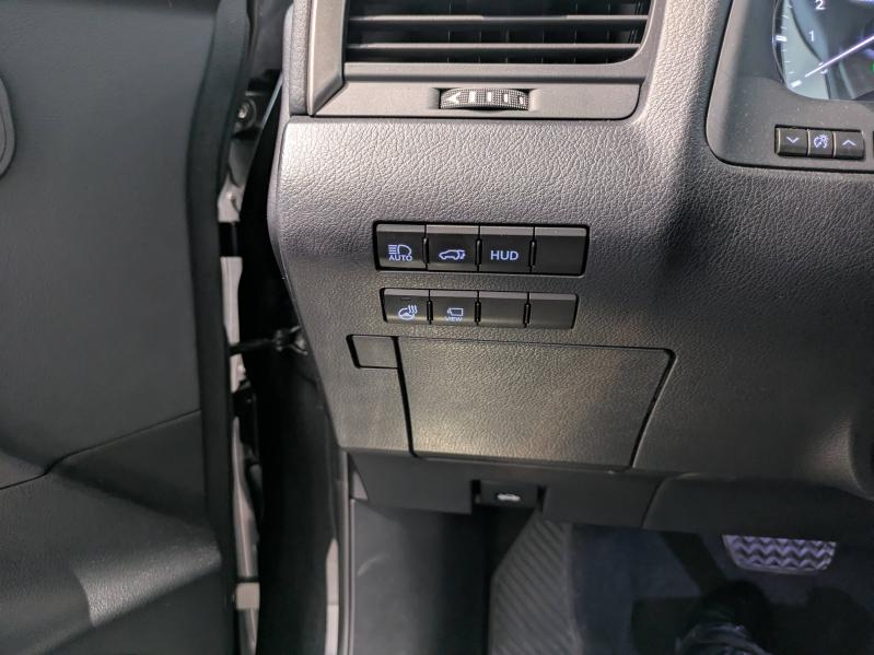 Photo 17 de l’annonce de LEXUS RX d’occasion à vendre à AUBIÈRE