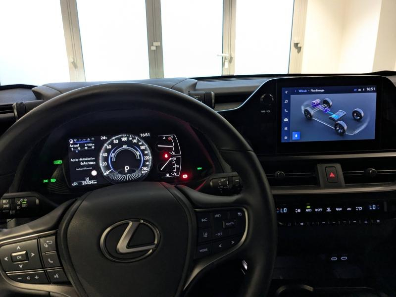 Photo 4 de l’annonce de LEXUS UX d’occasion à vendre à AUBIÈRE