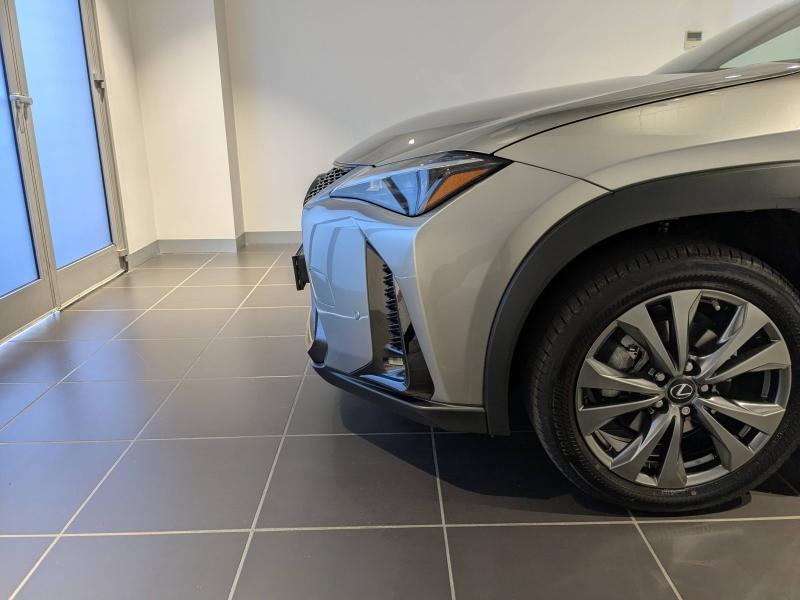 Photo 18 de l’annonce de LEXUS UX d’occasion à vendre à AUBIÈRE