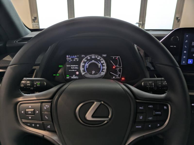Photo 5 de l’annonce de LEXUS UX d’occasion à vendre à AUBIÈRE