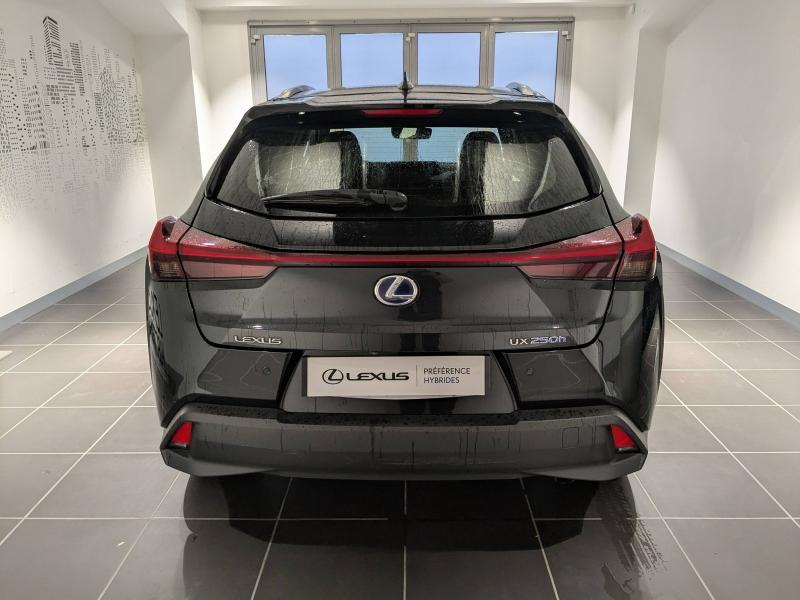 Photo 15 de l’annonce de LEXUS UX d’occasion à vendre à AUBIÈRE