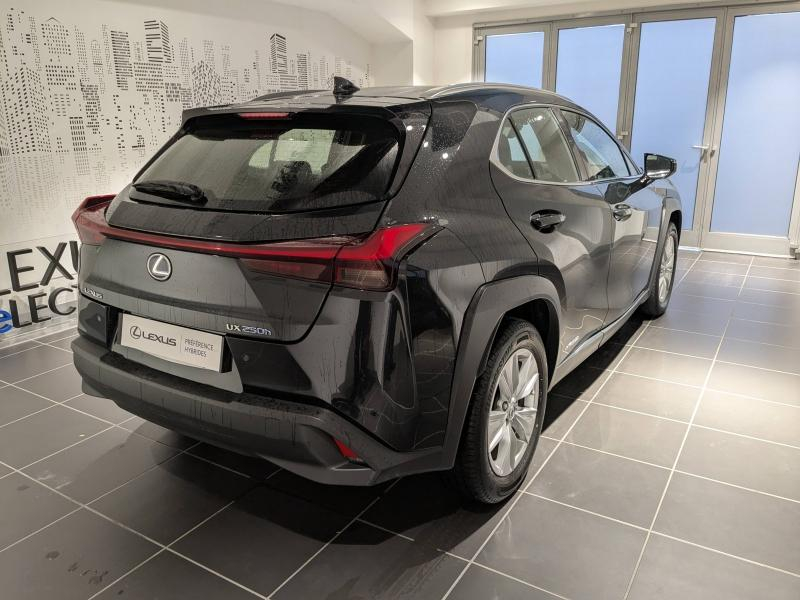 Photo 16 de l’annonce de LEXUS UX d’occasion à vendre à AUBIÈRE