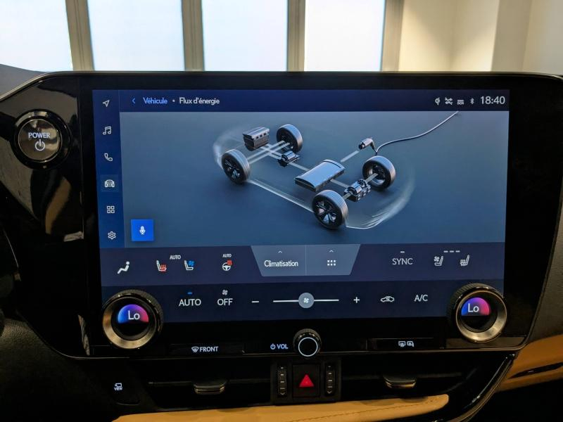 Photo 8 de l’annonce de LEXUS NX d’occasion à vendre à AUBIÈRE