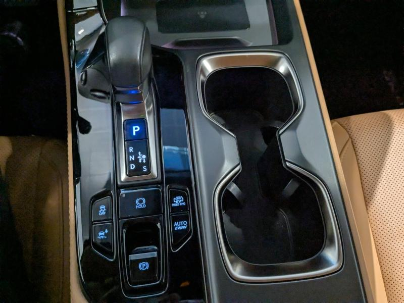 Photo 10 de l’annonce de LEXUS NX d’occasion à vendre à AUBIÈRE