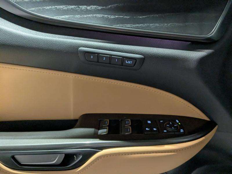 Photo 11 de l’annonce de LEXUS NX d’occasion à vendre à AUBIÈRE