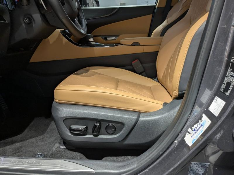 Photo 12 de l’annonce de LEXUS NX d’occasion à vendre à AUBIÈRE