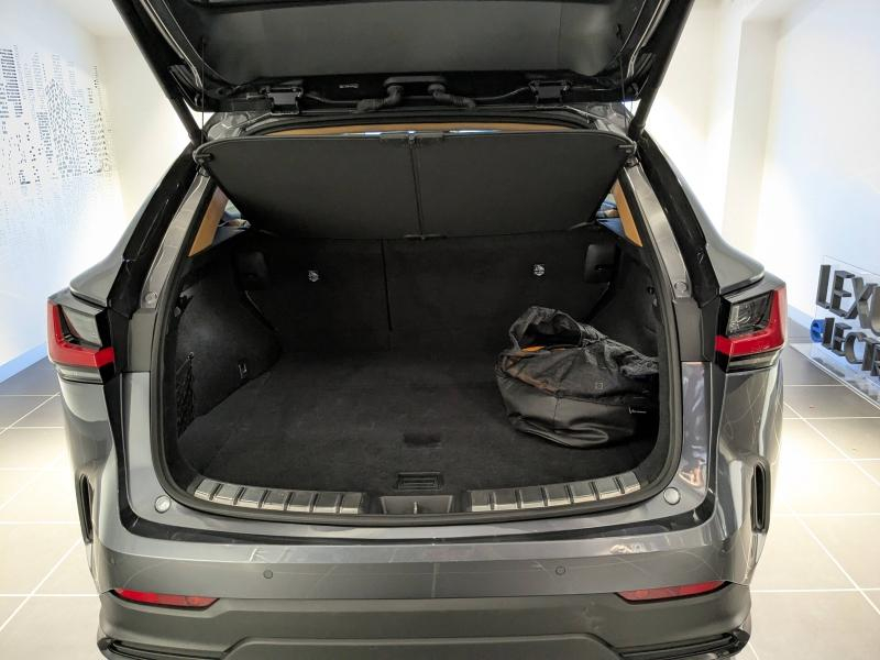 Photo 16 de l’annonce de LEXUS NX d’occasion à vendre à AUBIÈRE