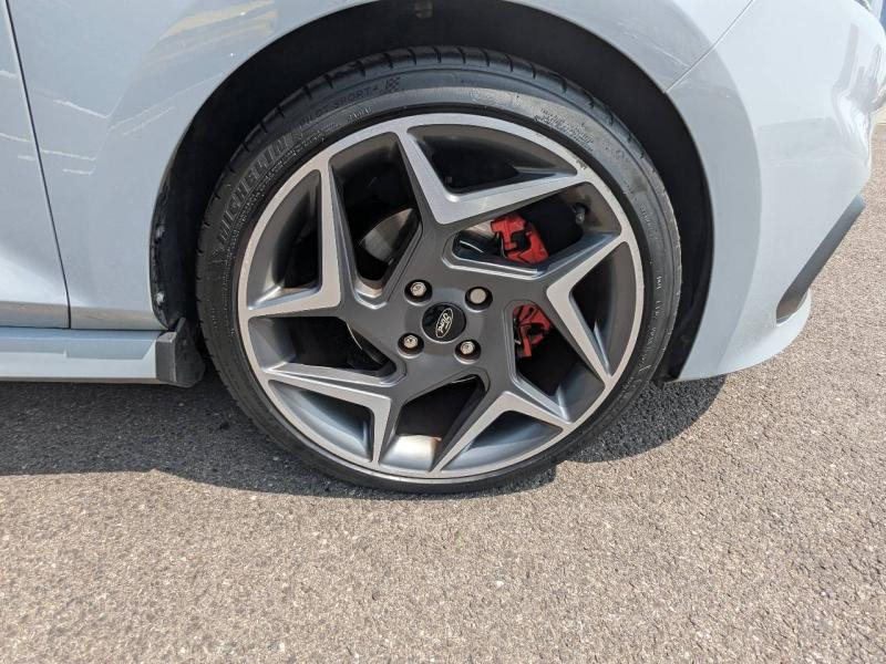 Photo 7 de l’annonce de FORD Fiesta d’occasion à vendre à FRÉJUS