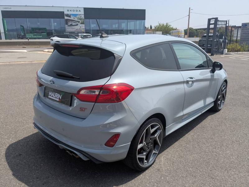 Photo 8 de l’annonce de FORD Fiesta d’occasion à vendre à FRÉJUS