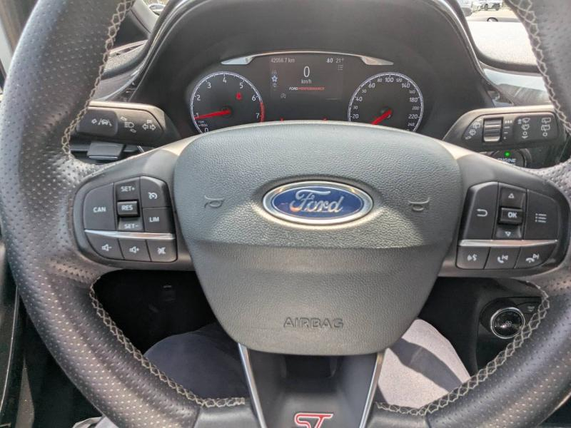 Photo 15 de l’annonce de FORD Fiesta d’occasion à vendre à FRÉJUS