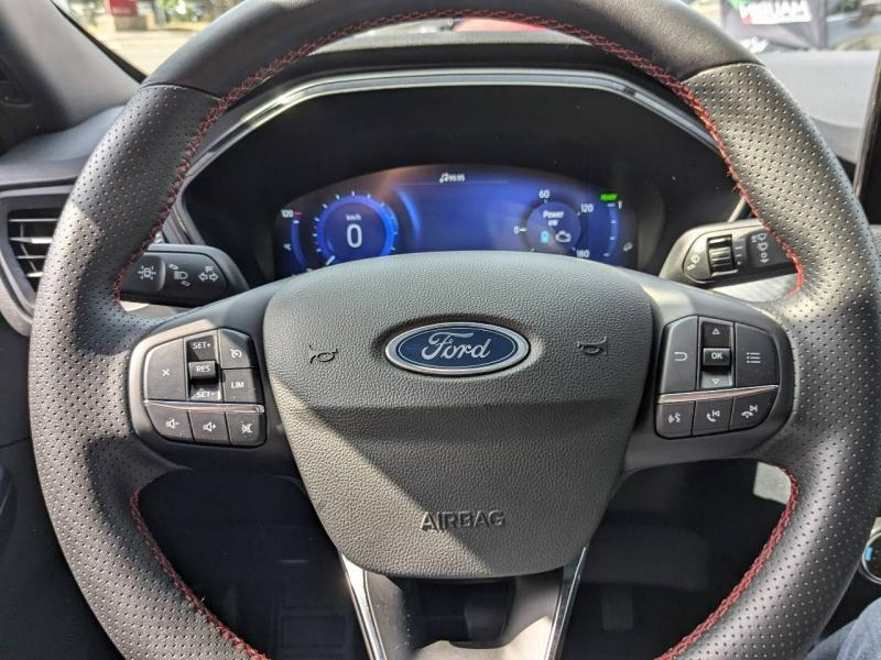 Photo 10 de l’annonce de FORD Kuga d’occasion à vendre à AIX-EN-PROVENCE