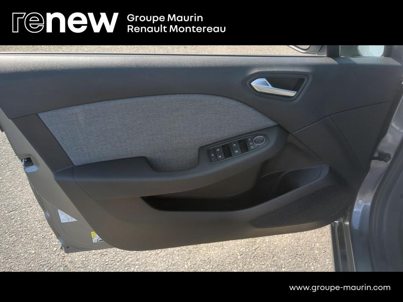 Photo 18 de l’annonce de RENAULT Clio d’occasion à vendre à VARENNES SUR SEINE