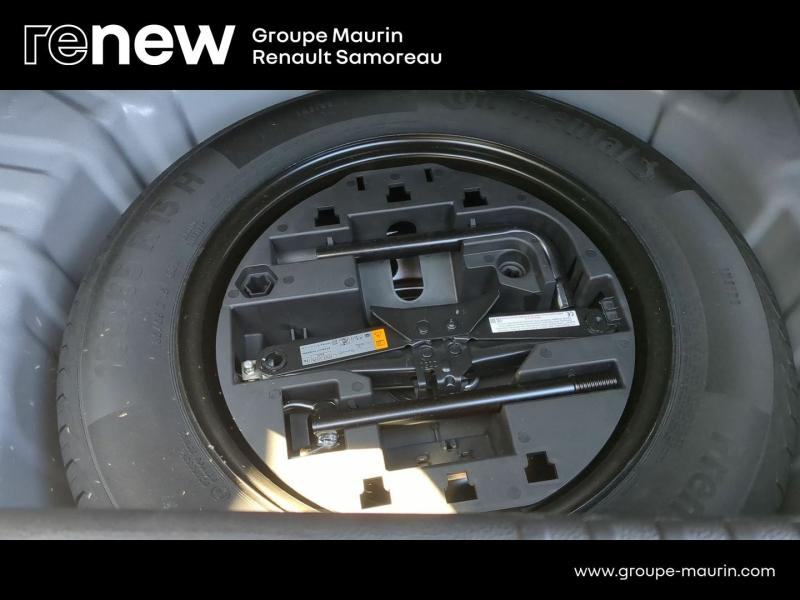 Photo 8 de l’annonce de RENAULT Clio d’occasion à vendre à SAMOREAU