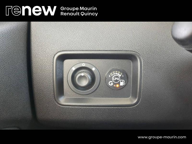 Photo 14 de l’annonce de DACIA Duster d’occasion à vendre à QUINCY-SOUS-SÉNART