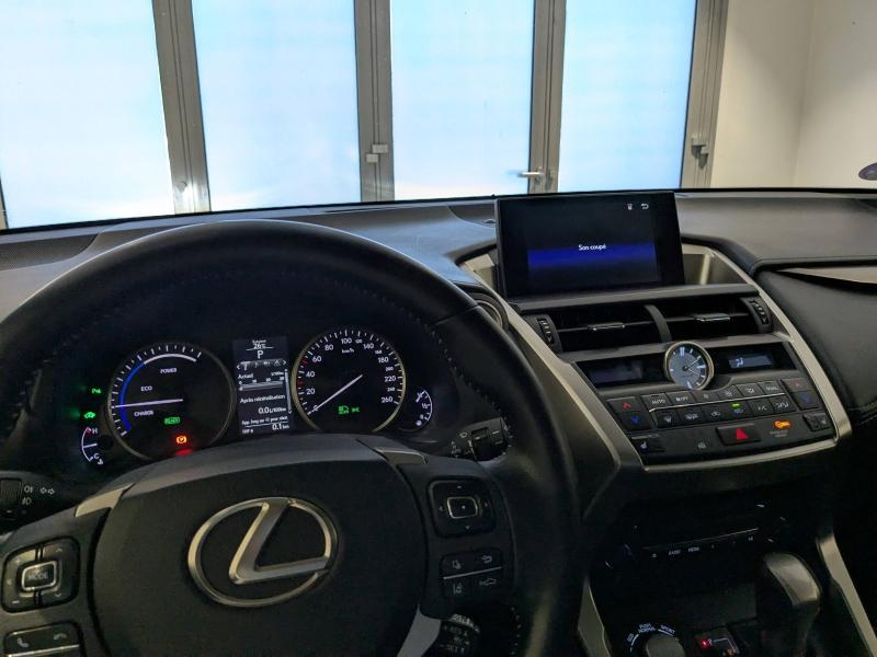 Photo 4 de l’annonce de LEXUS NX d’occasion à vendre à AUBIÈRE