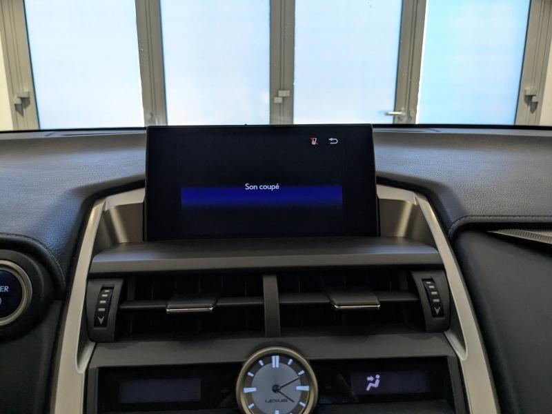 Photo 6 de l’annonce de LEXUS NX d’occasion à vendre à AUBIÈRE