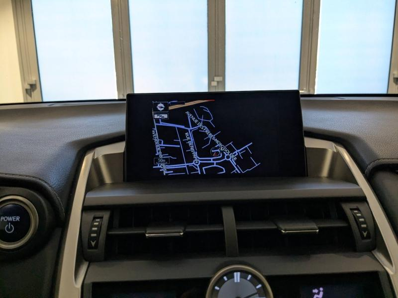 Photo 7 de l’annonce de LEXUS NX d’occasion à vendre à AUBIÈRE