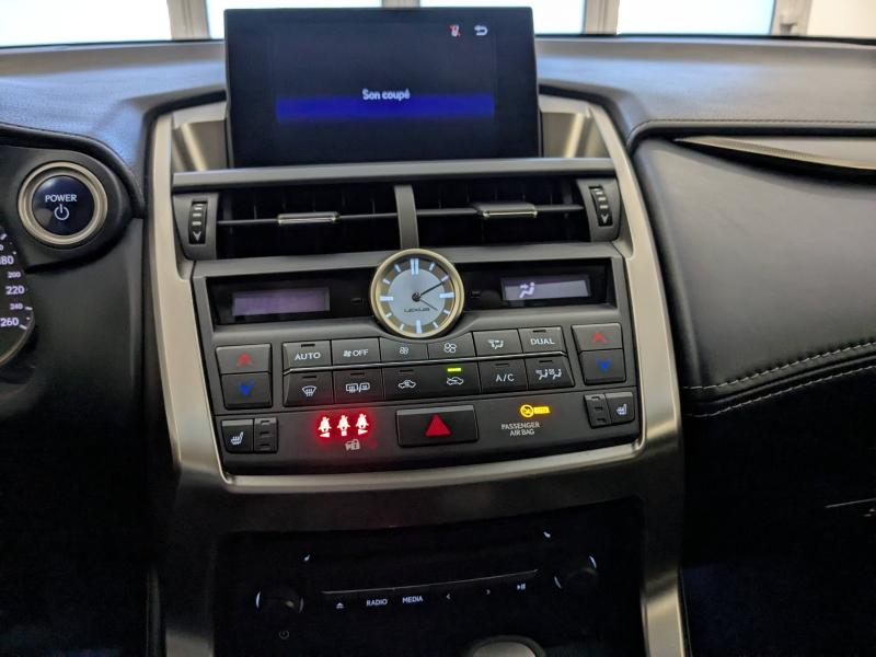 Photo 8 de l’annonce de LEXUS NX d’occasion à vendre à AUBIÈRE
