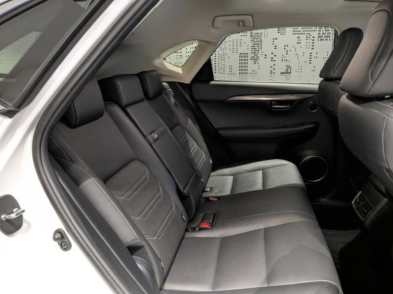 Photo 12 de l’annonce de LEXUS NX d’occasion à vendre à AUBIÈRE