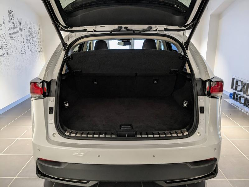 Photo 13 de l’annonce de LEXUS NX d’occasion à vendre à AUBIÈRE