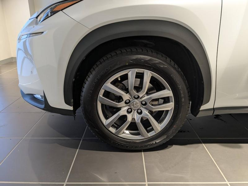 Photo 19 de l’annonce de LEXUS NX d’occasion à vendre à AUBIÈRE