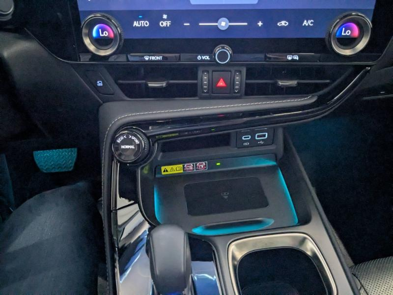 Photo 16 de l’annonce de LEXUS NX d’occasion à vendre à AUBIÈRE