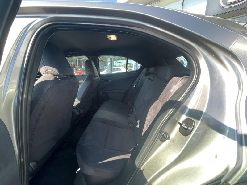 Photo 11 de l’annonce de LEXUS UX d’occasion à vendre à MONTFAVET